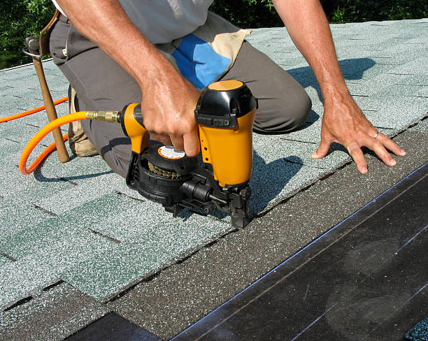 Roof Gutter Cleaning in Mowbray Mountain, TN